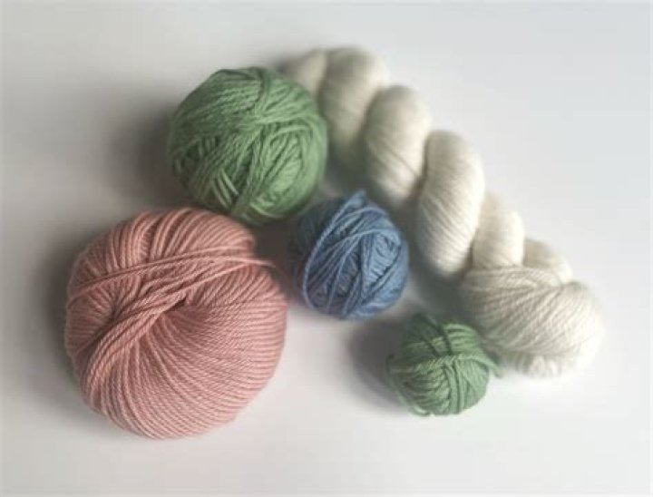 Can acrylic wool be dyed?
