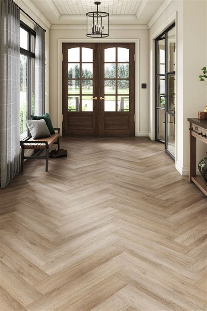 Can you Polyurethane a vinyl floor?