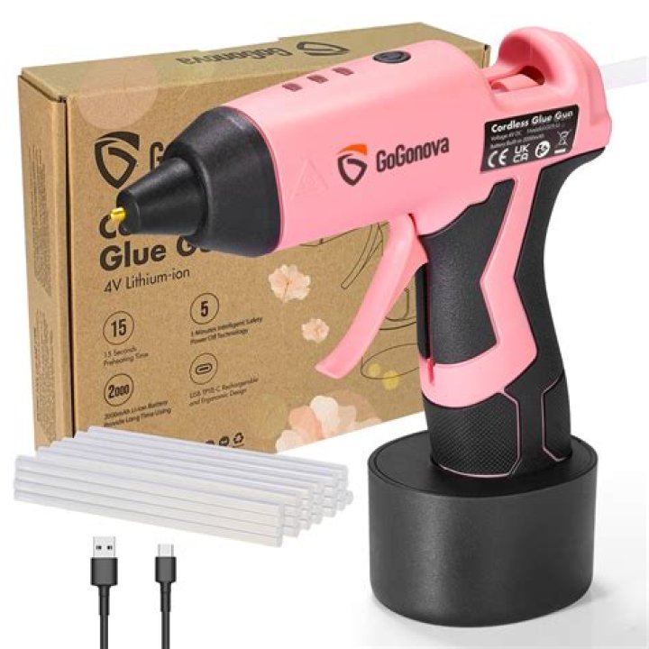 Does hot glue withstand rain?