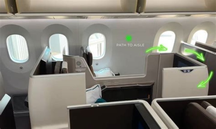 Does Oman Air have first class?