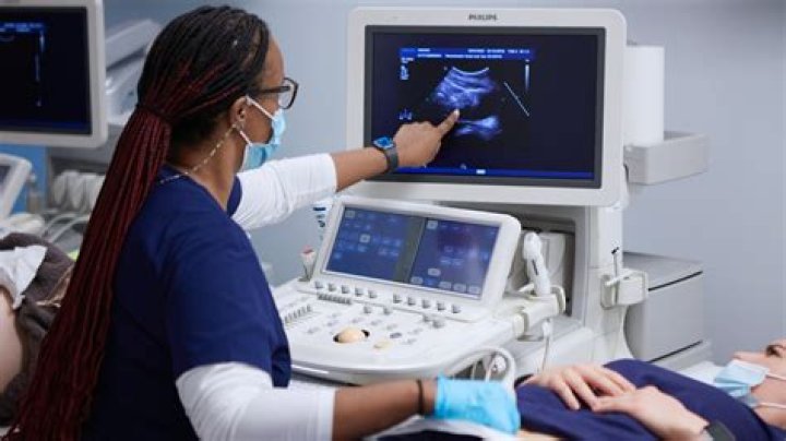 How do I become an ultrasound tech in Australia?