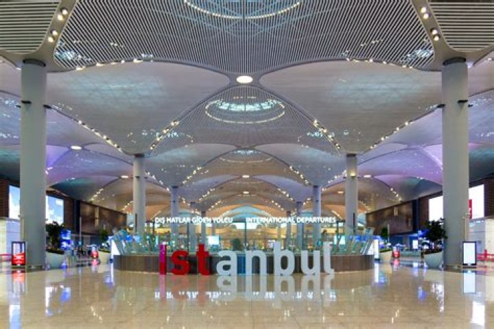 How many terminals are in Istanbul Airport?