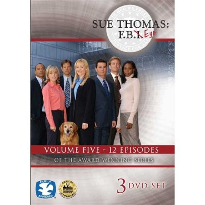 How many volumes does Sue Thomas Fbeye have?