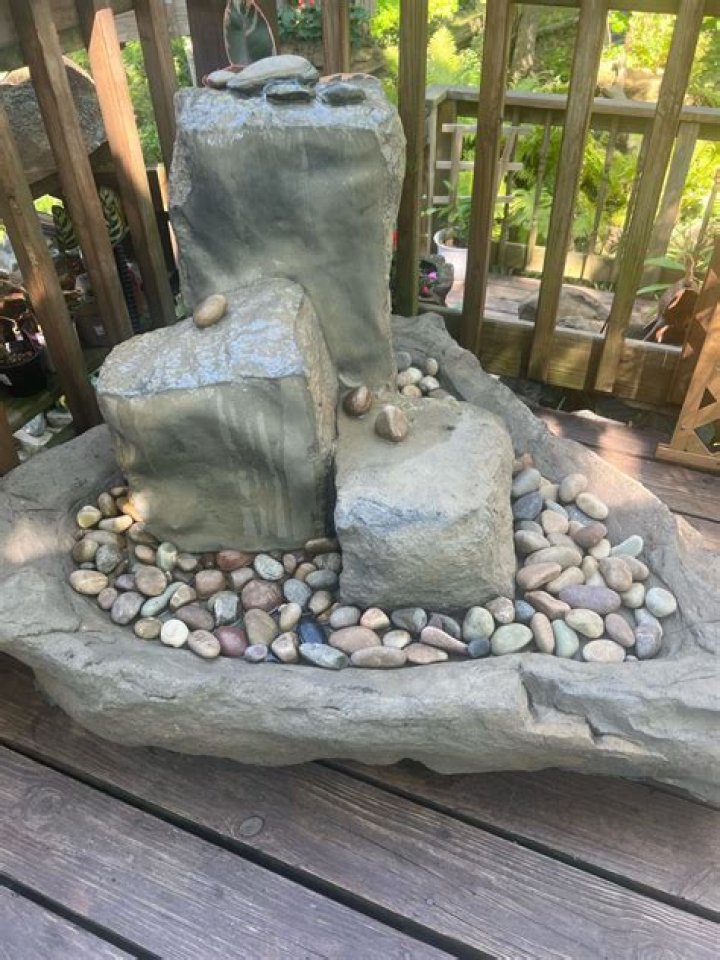 How to make a bubbling rock water feature?