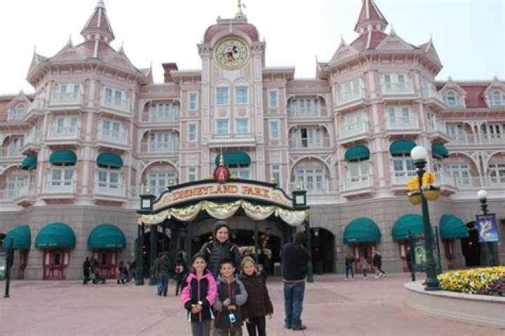 Is it worth going to both Disneyland parks in Paris?