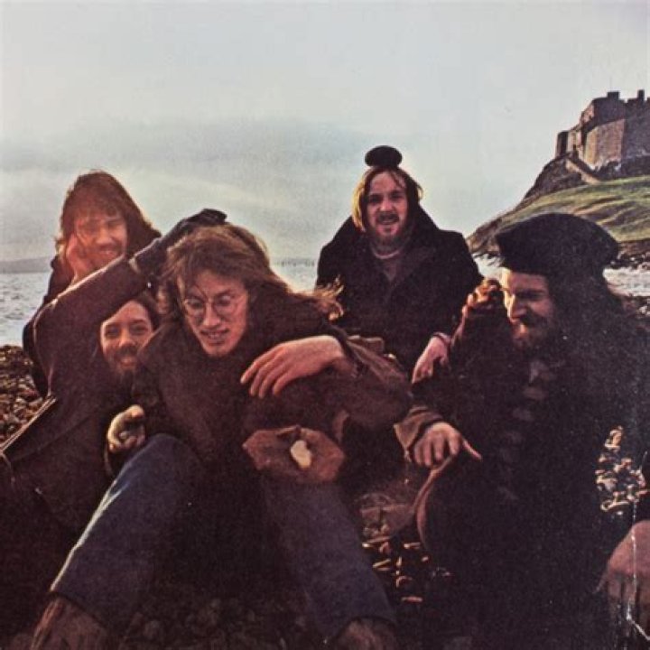 What happened to Lindisfarne pop group?
