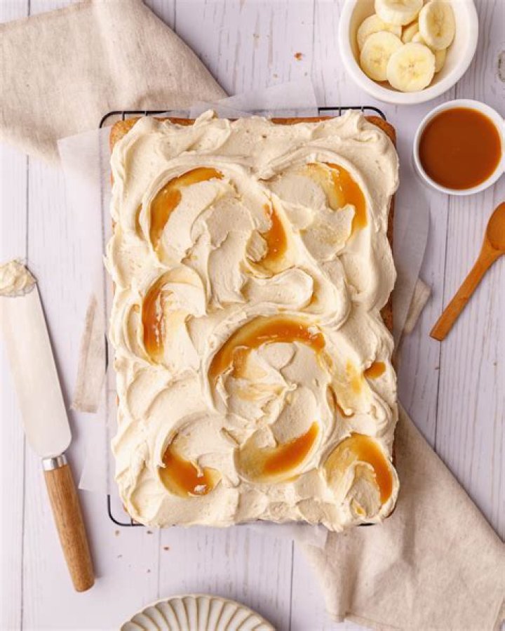 What is caramel icing made of?