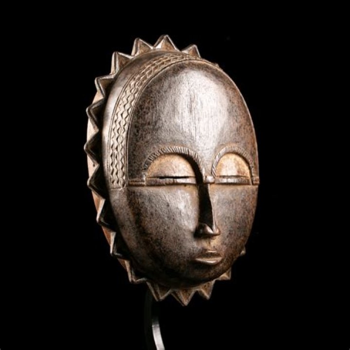 What is the purpose of the Baule mask?