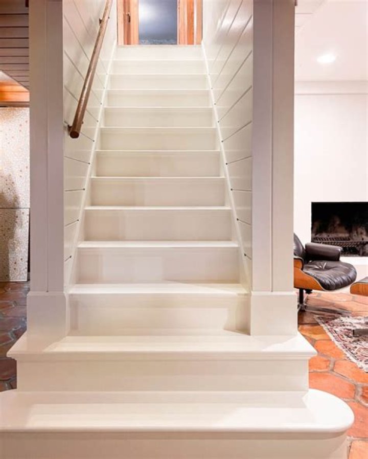 What paint is best for wooden stairs?