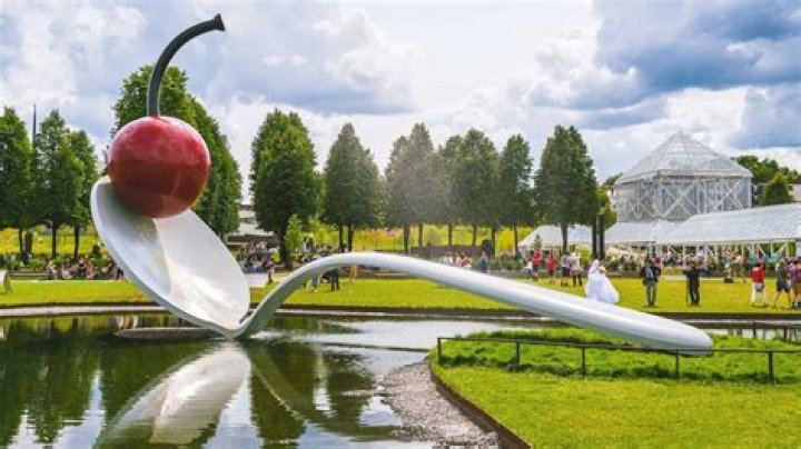 What type of art is Claes Oldenburg known for?