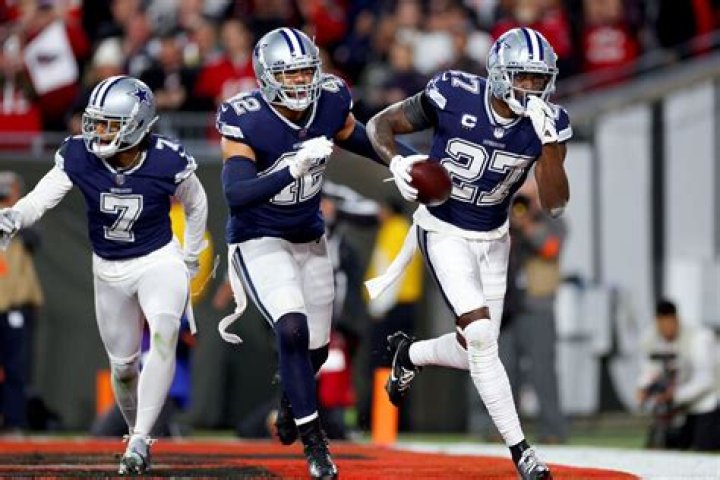 What uniform will Cowboys wear on Thanksgiving?