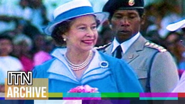 When did Queen Elizabeth visit Belize?