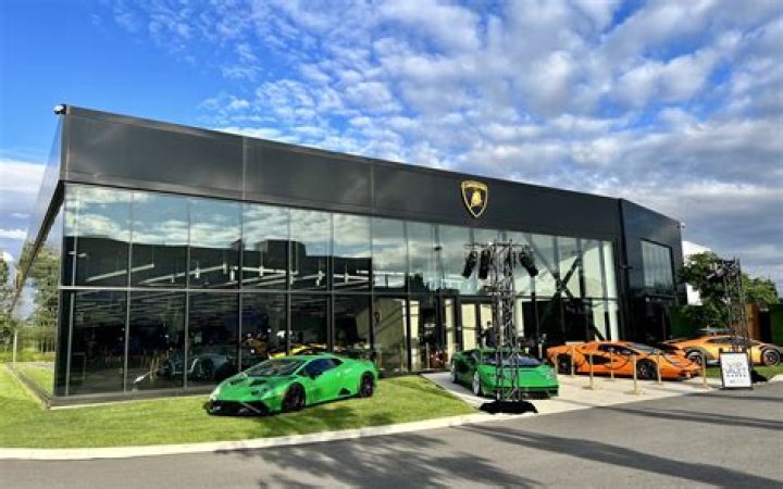 Where is the biggest Lamborghini dealership?