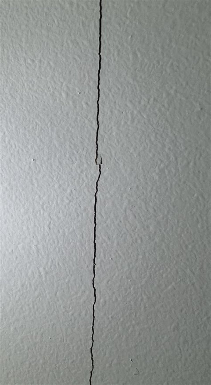 Will drywall seams crack without tape?